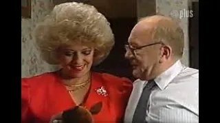 Classic Coronation Street Omnibus 6th June 1990 Bet & Alec's Eviction from The Rovers