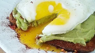 AVOCADO TOAST with SUNNY SIDE UP EGG! Simple, Quick and Easy!