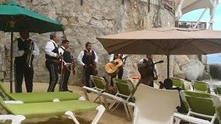 MARIACHI DE ACAPULCO TOCANDO UNA SERENATA EN PLAYA PRIVADA HOTEL CAMINO REAL WHATS 744-469-7988(8)