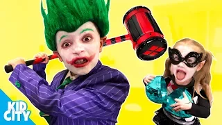Little Flash and Ava's Halloween Gear Test | KIDCITY