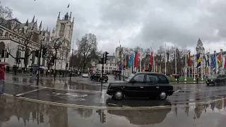 Must-See Sights Along London's Thames - Rainy ASMR [4K]