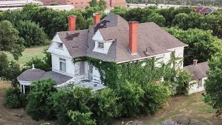 Exploring an Abandoned 1904 Mansion With Everything Left Inside