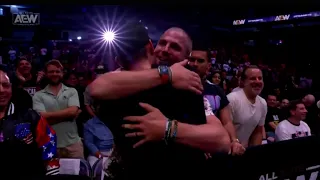 CM Punk Hugs Stephen Amell At AEW Dynamite 22.9.21 | All Elite News