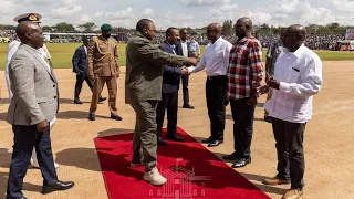 SEE HOW PRESIDENT UHURU ARRIVED AT UHURU GARDENS TO ENJOY THE KDF MUSEUM AIR FESTIVAL!!