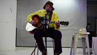 Chad Morgan - The Farmyard Yodel - live - East Brisbane, QLD - 31/10/21