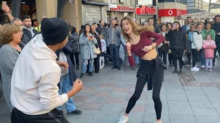 Güzel Kız Öyle Bir Oynadı Ki Herkes Ona Kitlendi , Kadıköy’ü Resmen Titretti💃💃