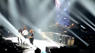 Paul mccartney with dave grohl - i saw her... live