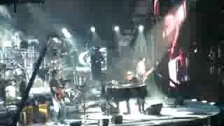 Billy Joel sings Angry Young Man Live