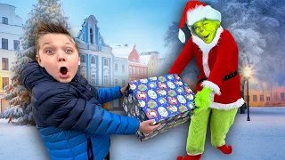 The Grinch Stole our Presents!