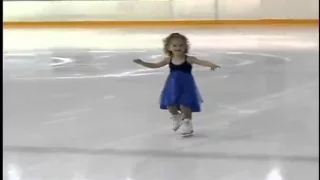 Elle n’a que trois ans, mais elle est déjà un prodige du patinage. Elle a conquis nos cœurs!