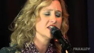 Folk Alley Sessions: Amy Black - "I'm Home"