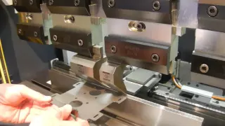 Dyna-Press - ukázka ohýbání plechu