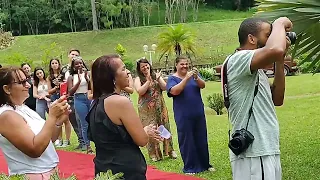 Emocionante... Pai canta para sua filha em festa de 15 anos. Música FILHA de Rick e Renner.