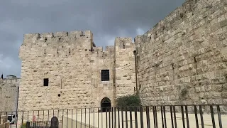 Наш душевный разговор с видом на стены Старого города Иерусалима