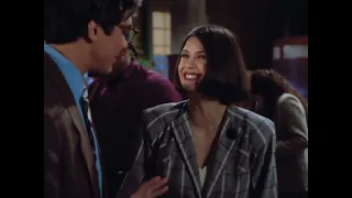 Lois and Clark HD Clip: Superman is the biggest story