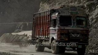 Truck accident at Zoji La Pass - Jammu and Kashmir