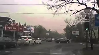 ДТП в Алматы - Тяжелая авария на Фурманова-Толе Би
