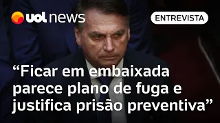 Bolsonaro dizer que iria dormir em embaixada não é verossímil, analisa professora de Direito