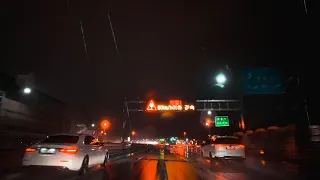 [4K] Driving at night on the highway in spring rain