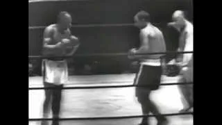 1952-9-23 Jersey Joe Walcott vs Rocky Marciano I (FOTY)