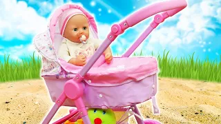 La bebé Annabelle y su nuevo cochecito. Juegos con bebés para niñas