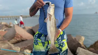 Speckled trout fishing at Seawolf Park (Galveston, Texas)