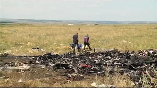 Malaysia Flight 17 Crash Investigation: Ukraine Separatists Hand Over Black Boxes