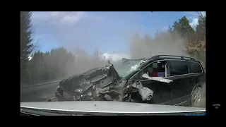 ДТП с фурой (Джили Атлас и Вольво ХС 70)..просто сравните...Geely Atlas and volvo crash with truck