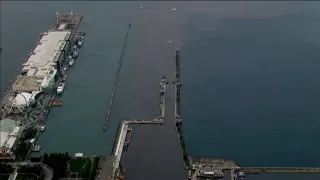 Flow of Chicago River reversed, sending water into Lake Michigan