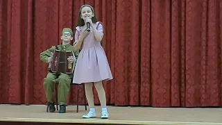 Влада Козлова, 8 лет, и Александр Козлов, 10 лет, " Майский вальс", 9 мая 2023 г.