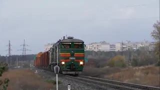 Тяжёлый грузач прибывает в Жовтневую. Корабельный р-н Николаева