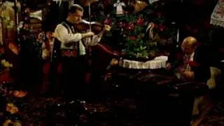 Ukrainian  folk  music  band "Українські страви"  plays " Romans "- Lunkevich