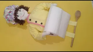 Boneca porta papel toalha e pano de prato