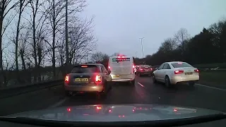 Crazy van and car driver altercation and collision on Oxford ring road (NO SOUND). Comment below.