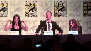 Fan imitates BARNEY STINSON (NPH) in comic-con