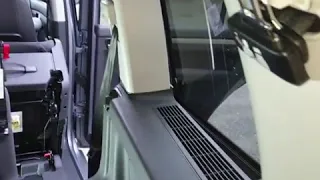 Как снимается боковая обшивка багажника на VW Touran