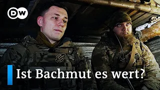 An der Front bei Bachmut: Was denken die ukrainischen Soldaten? | DW Nachrichten