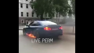 Пожар в центре Перми. BMW M5 загорелась в центре Перми | Осторожно Мат| 18+