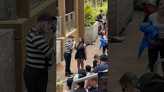 surprising ending🤪😂 Tom's friend Rob mime SeaWorld #seaworldmime #funny #seaworldorlando