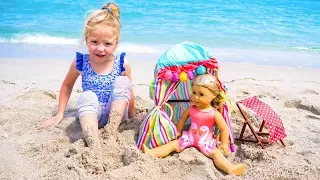 Настя с куклой играет на детской площадке. Мой весёлый день.