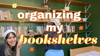 organizing the bookshelves in my lil home library 📚🐣 | a realistic vlog