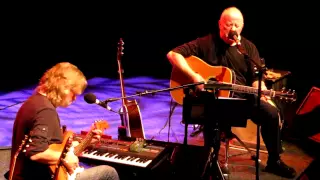Christy Moore with Declan Sinnott - No time for love (Brussels, AB 07 october 2011).avi