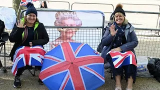 Последние часы до похорон: британцы отдают дань уважения Елизавете II