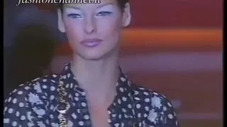 GIANNI VERSACE Spring Summer 1993 Milan 3 of 5 pret a porter by Fashion Channel