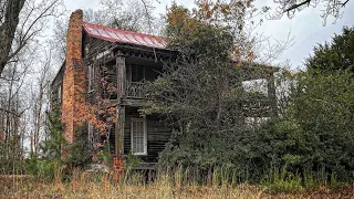 Incredible Forgotten Mosby House Deep Down South in Mississippi