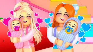 TEEN MOMS BECOME BEST FRIENDS IN ROBLOX BROOKHAVEN!