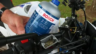 Honda CB500F - Brake Fluid Change