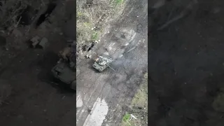 🇷🇺🇺🇦 T-90 after a javelin attack he continues to fight