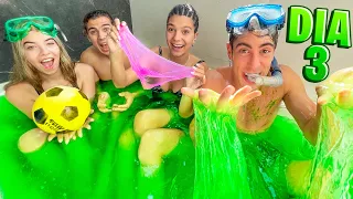 EL ULTIMO EN SALIR DE LA BAÑERA DE SLIME GANA !!!