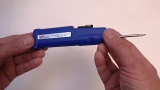 Mini soldering iron with batteries.Mini-Lötkolben mit Batterien